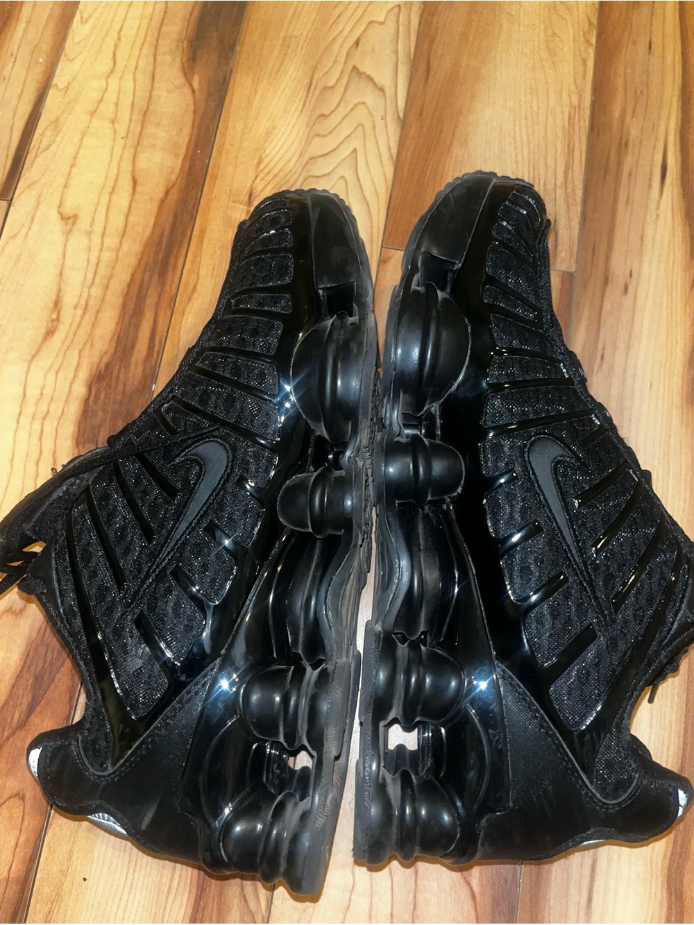 Nike Men’s Black Athletic Running Shoes with Shox Sole - Picture 2 of 5